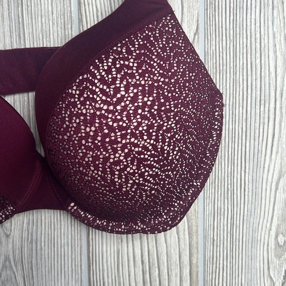 Women’s Victoria Secret Body By Victoria Perfect Shape 32DD - Picture 2 of 4